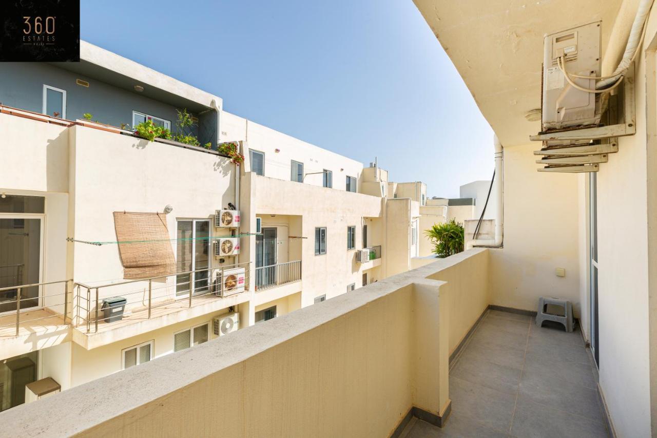 Sunny & Beautiful Views, Amazing Design & Terrace By 360 Estates * Lija