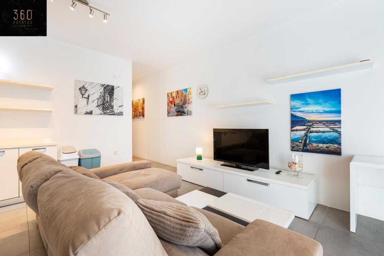 Sunny & Beautiful Views, Amazing Design & Terrace By 360 Estates Appartement Lija