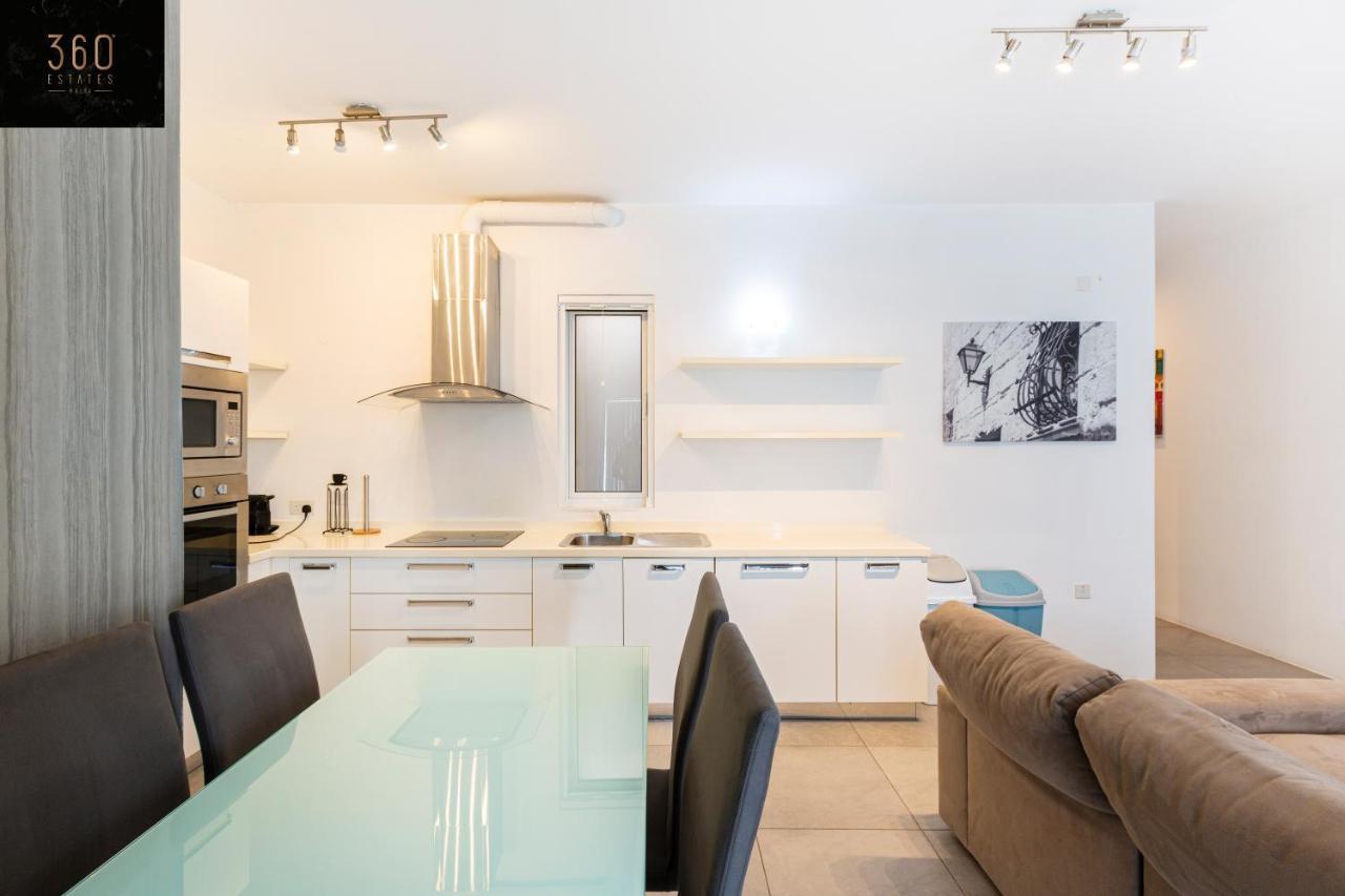 Sunny & Beautiful Views, Amazing Design & Terrace By 360 Estates Lija