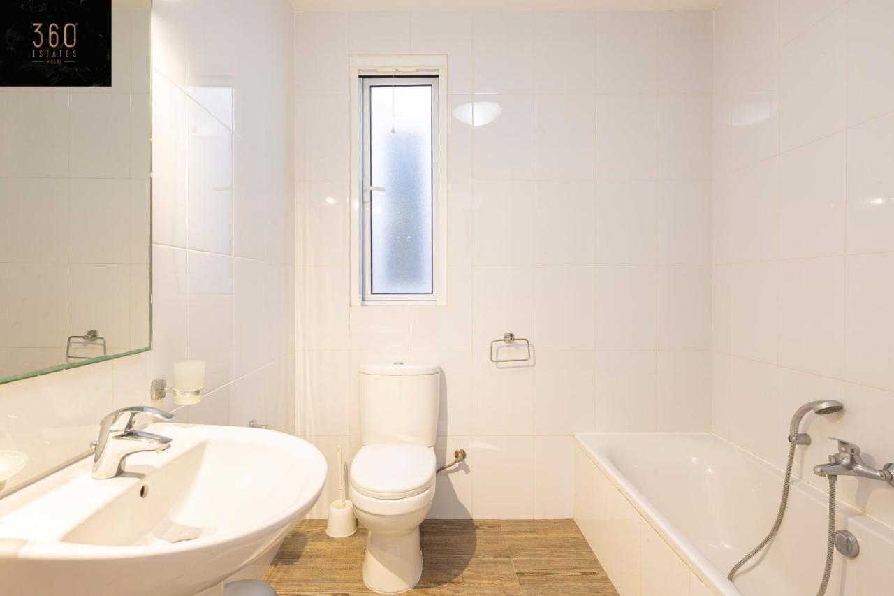 Sunny & Beautiful Views, Amazing Design & Terrace By 360 Estates Appartement Lija